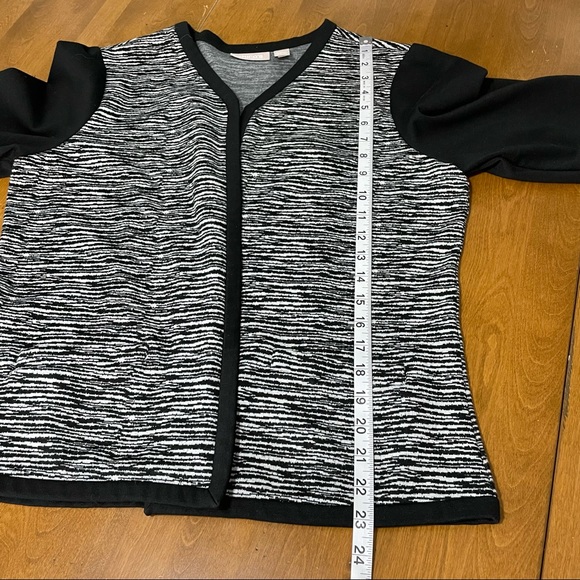 Chico’s Women's Black Open Sweater Jacket Sz 2 - Picture 8 of 9